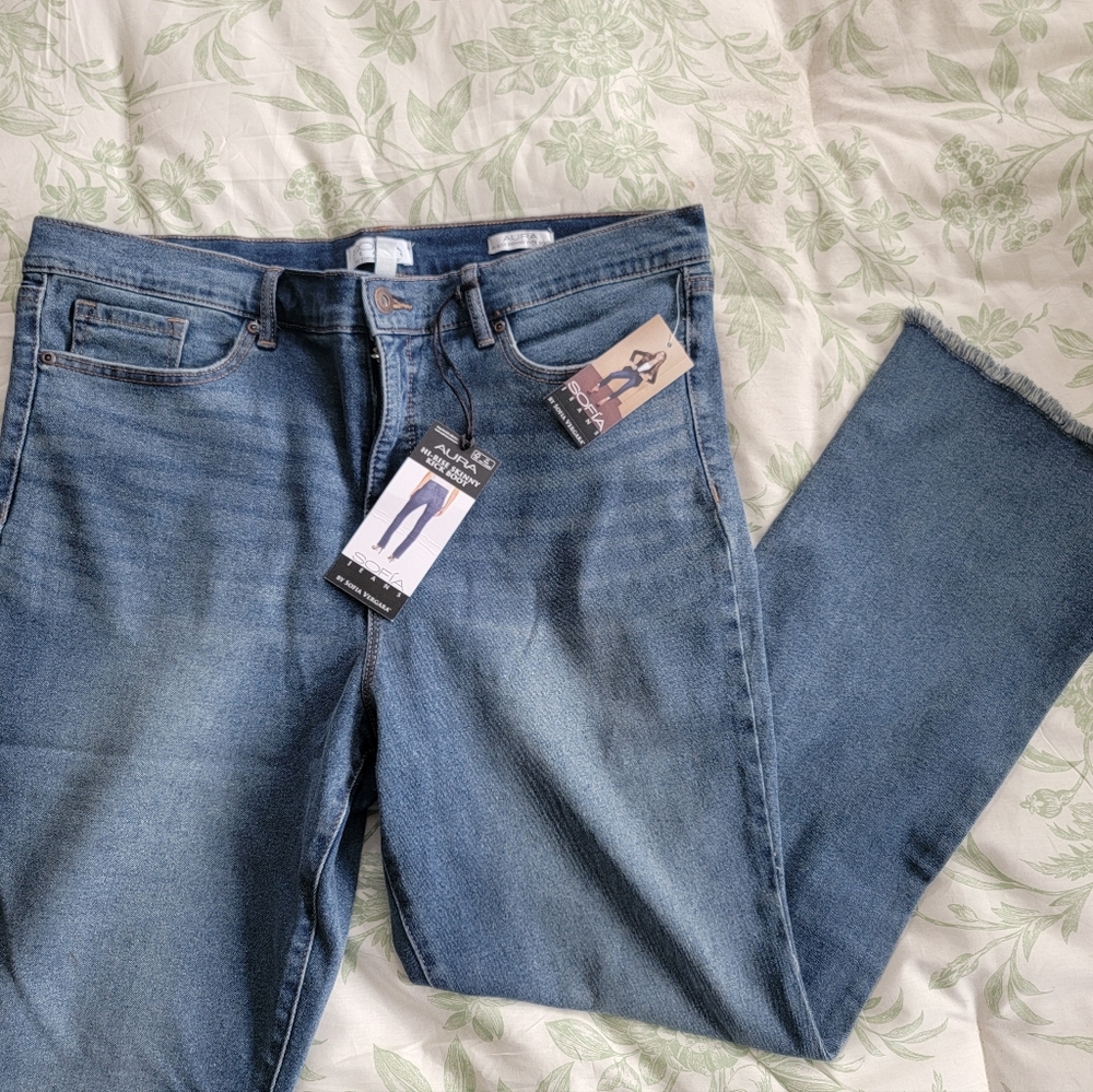 Sofia Vergara Jeans Aura 16 Short NWT